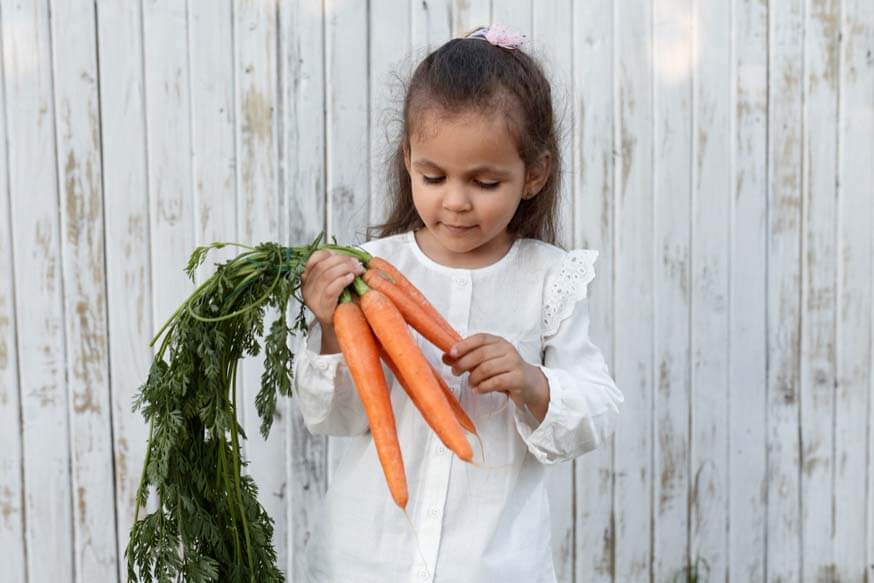 Eat-Carrots-Good-For-Eyes