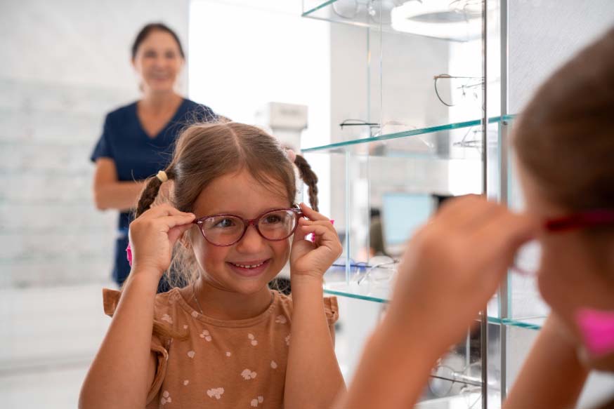 Helping-Your-Child-Adjust-To-Wear-Eyeglasses