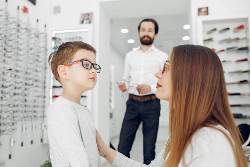 Provide-Reassurance-For-Your-Child-When-Wear-Eyeglasses